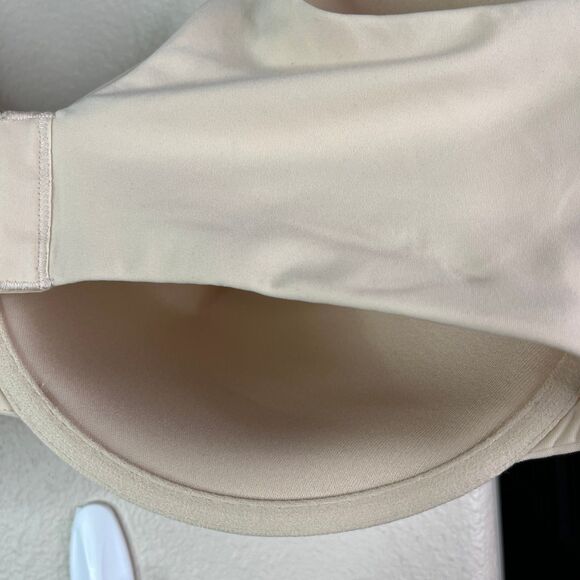 SKIMS Fits Everybody T-Shirt Bra Molded Demi Coverage Sexy Bra 42DDDD  NWT #533 - Picture 8 of 10
